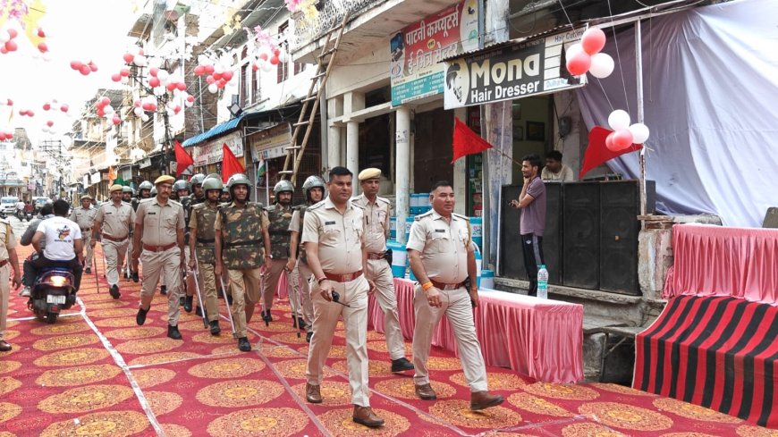 हनुमान जन्मोत्सव पर सुरक्षा कड़ी, शहर कोतवाल रमेश आर्या ने किया फ्लैग मार्च